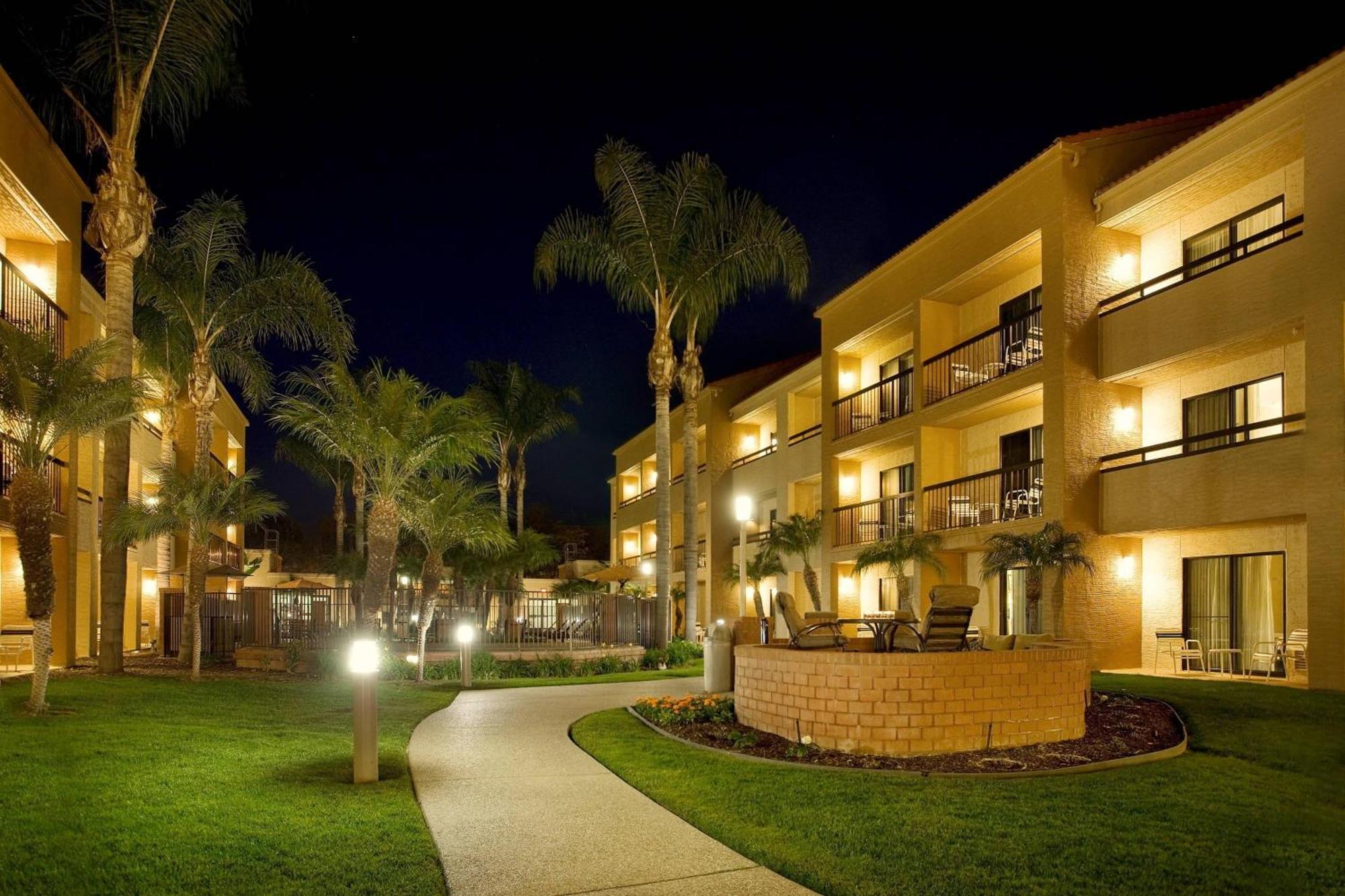 Courtyard By Marriott San Diego Sorrento Valley Exterior foto